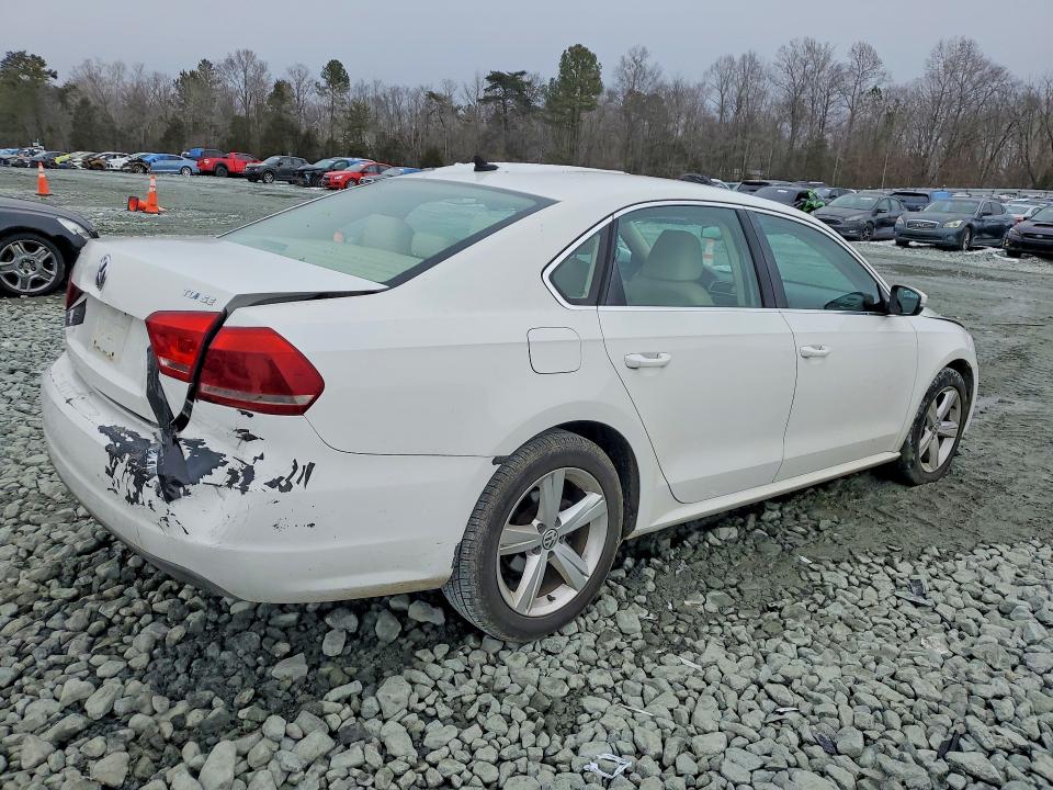 Photo 3 from auction – 2013 VOLKSWAGEN PASSAT with VIN 1VWBN7A37DC103588