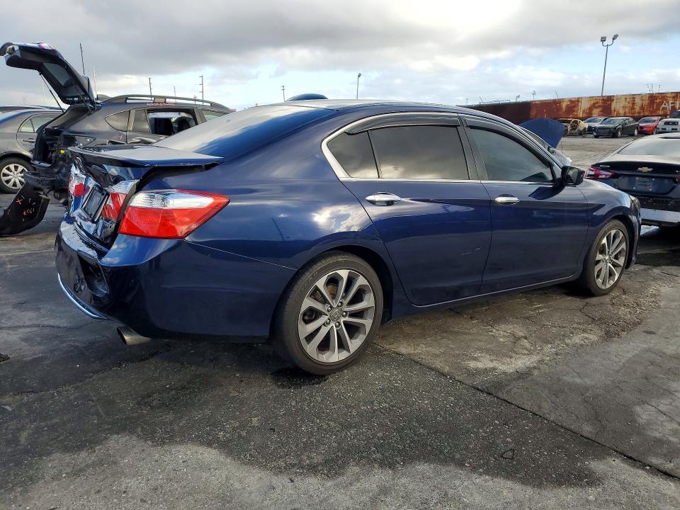Photo 3 from auction – 2015 HONDA ACCORD with VIN 1HGCR2F52FA154120