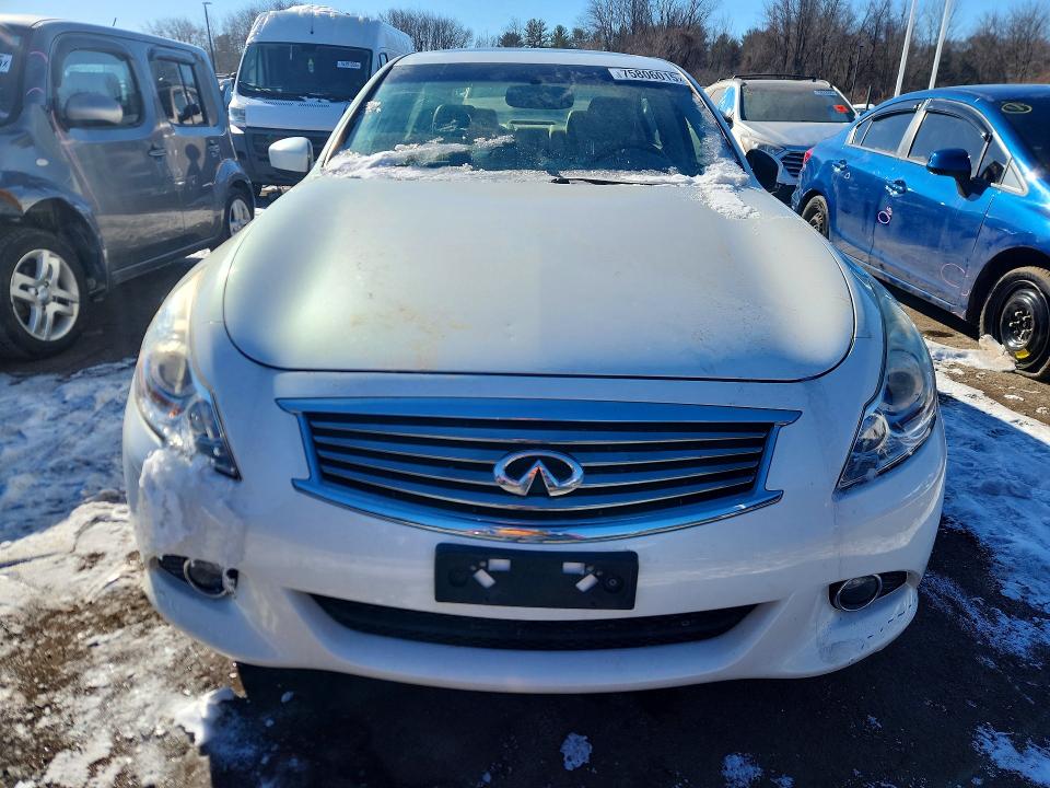 Photo 5 from auction – 2015 INFINITI Q40 with VIN JN1CV6AR5FM650722