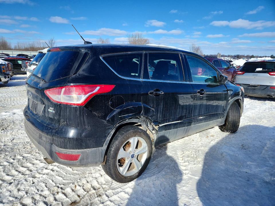 Photo 3 from auction – 2016 FORD ESCAPE with VIN 1FMCU9GX3GUC25357