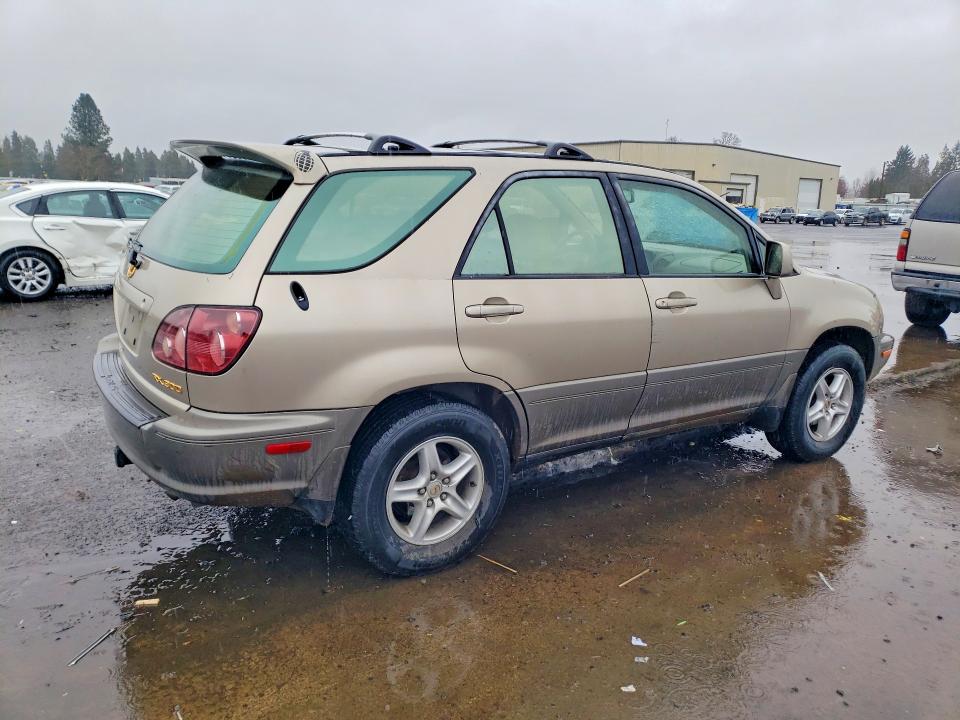 Photo 3 from auction – 2000 LEXUS RX with VIN JT6HF10U4Y0113186