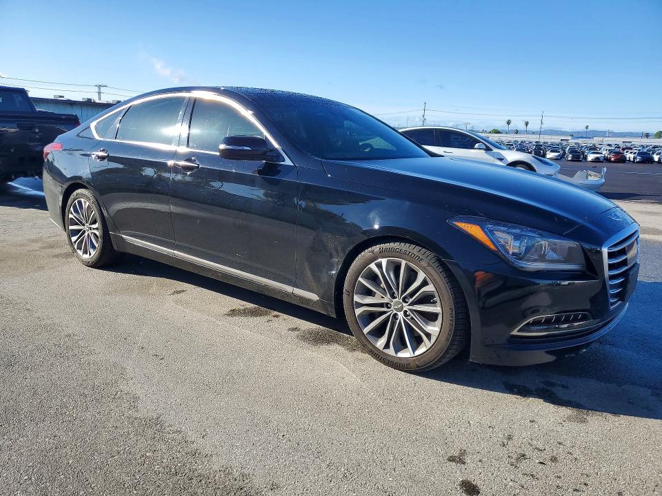 Photo 4 from auction – 2015 HYUNDAI GENESIS with VIN KMHGN4JE1FU100588