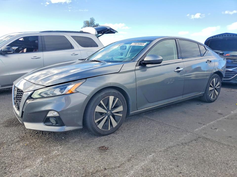NISS ALTIMA 2019 with VIN 1N4BL4EV6KC153632 - Photo from auction