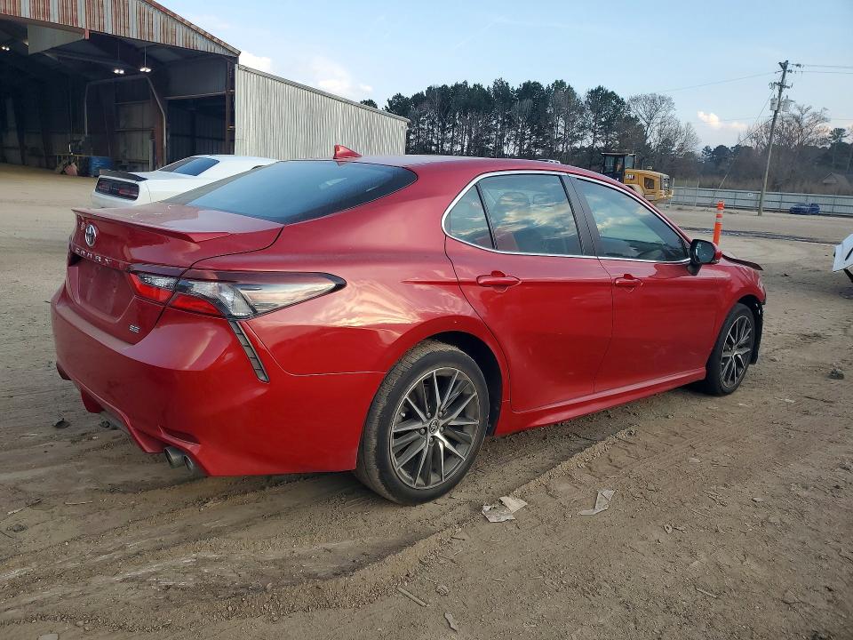 Photo 3 from auction – 2022 TOYOTA CAMRY with VIN 4T1T11AK2NU022559