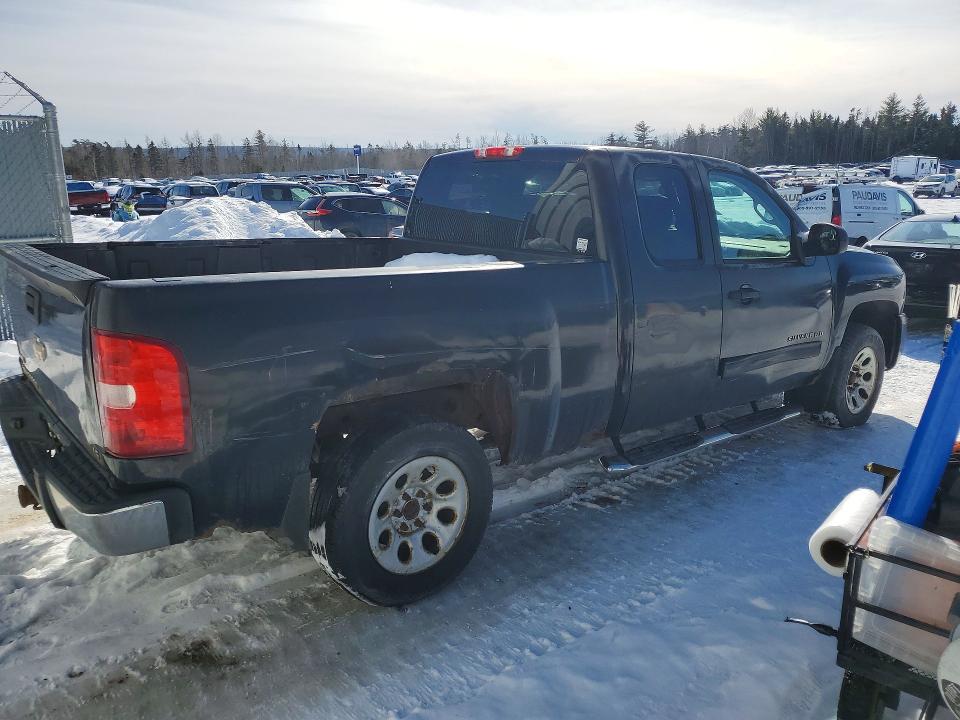 Photo 3 from auction – 2011 CHEVROLET SILVERADO with VIN 1GCRKREA7BZ450914