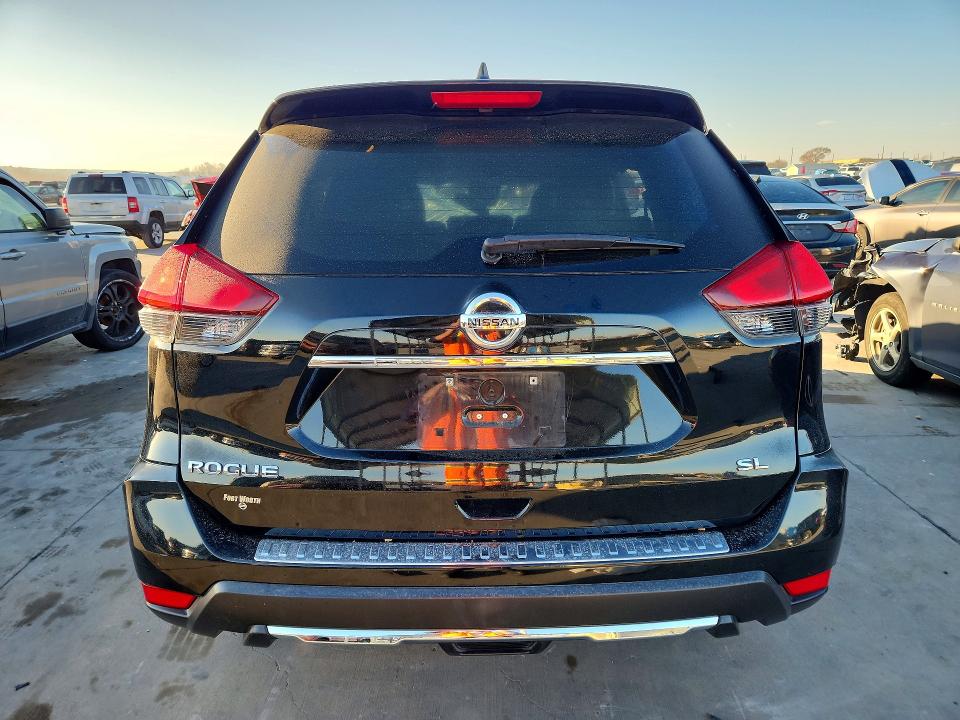 Photo 6 from auction – 2017 NISSAN ROGUE SL with VIN 5N1AT2MT7HC885248