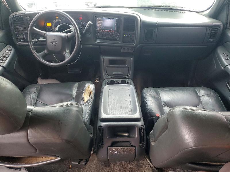 Photo 8 from auction – 2002 CHEVROLET AVALANCHE with VIN 3GNGK23G12G219049