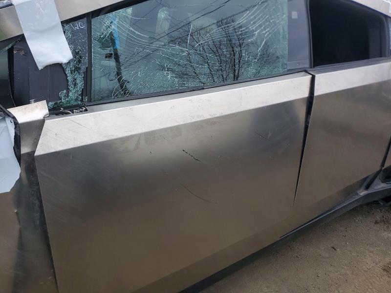 Photo 7 from auction – 2025 TESLA CYBERTRUCK with VIN 7G2CEHEE5SA077074
