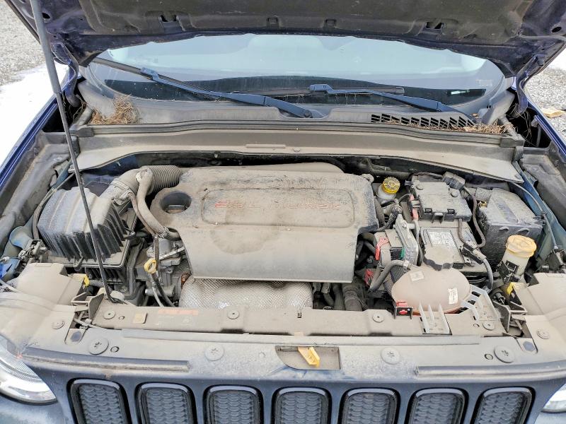 Photo 12 from auction – 2017 JEEP RENEGADE with VIN ZACCJABB0HPG26443
