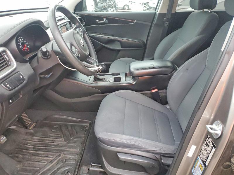Photo 7 from auction – 2016 KIA SORENTO LX with VIN 5XYPG4A56GG077228