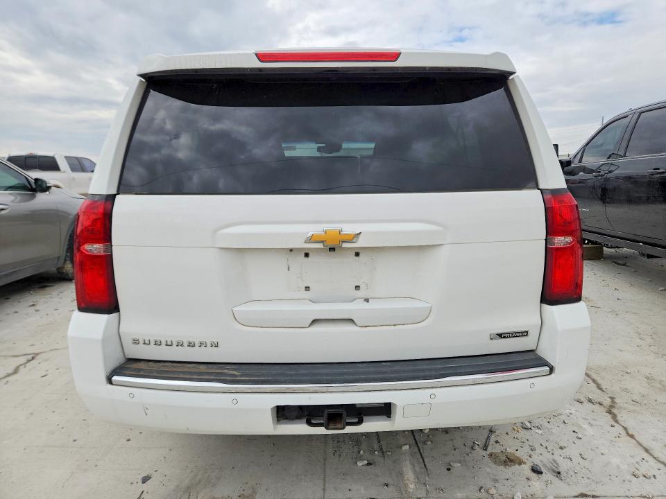 Photo 6 from auction – 2017 CHEVROLET SUBURBAN with VIN 1GNSCJKC0HR176316