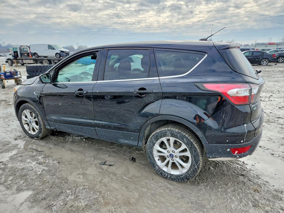 Photo 2 from auction – 2017 FORD ESCAPE SE with VIN 1FMCU0G96HUB04594