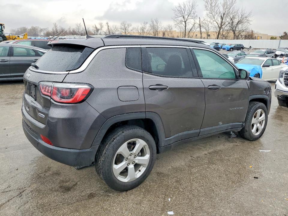 Photo 3 from auction – 2019 JEEP COMPASS with VIN 3C4NJDBB4KT767820