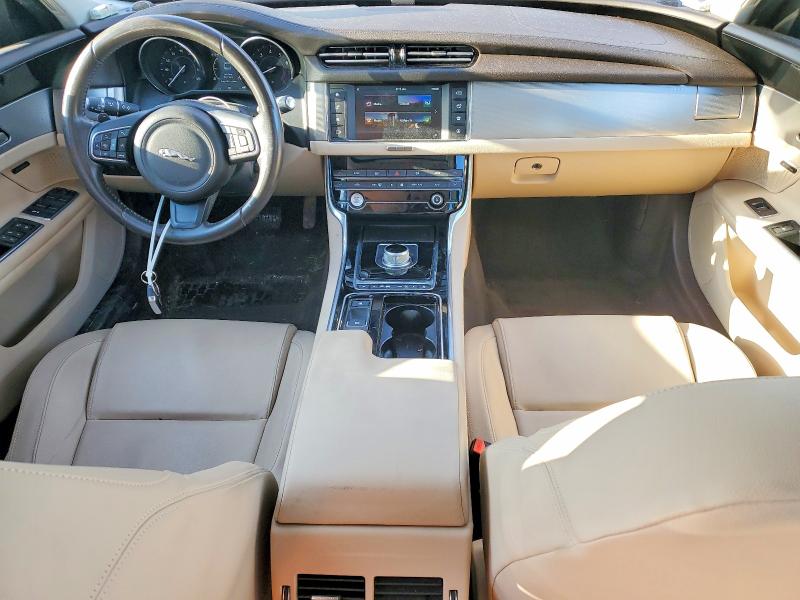 Photo 8 from auction – 2016 JAGUAR XF PREMIUM with VIN SAJBD4BV0GCY06945