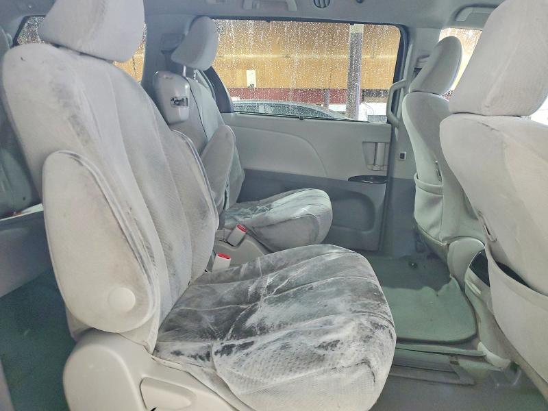 Photo 11 from auction – 2011 TOYOTA SIENNA with VIN 5TDKK3DC2BS029010