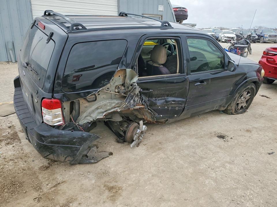 Photo 3 from auction – 2007 FORD ESCAPE with VIN 1FMCU04117KB27287