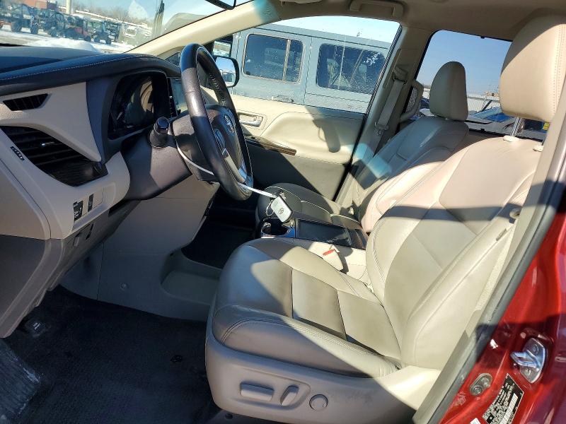 Photo 7 from auction – 2016 TOYOTA SIENNA XLE with VIN 5TDYK3DC2GS724718