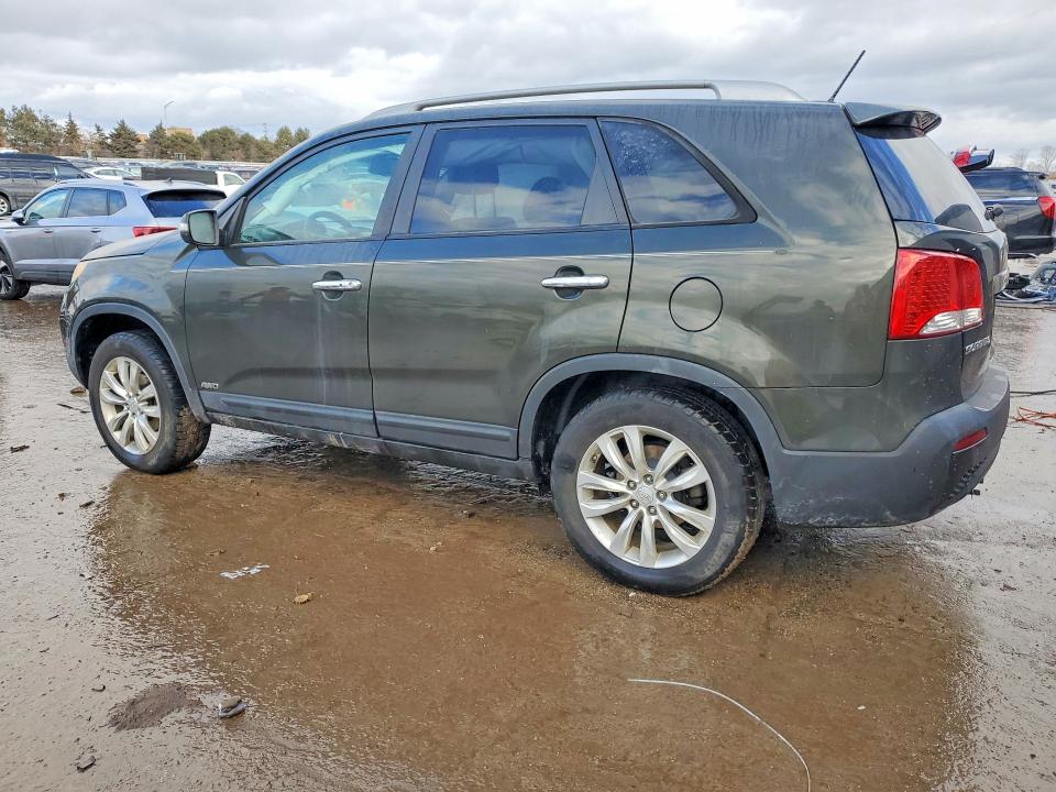 Photo 2 from auction – 2011 KIA SORENTO with VIN 5XYKUDA11BG132497