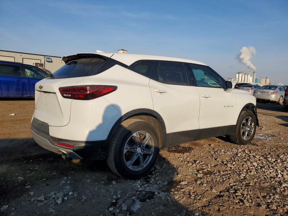 Photo 3 from auction – 2023 CHEVROLET BLAZER with VIN 3GNKBCR47PS232602