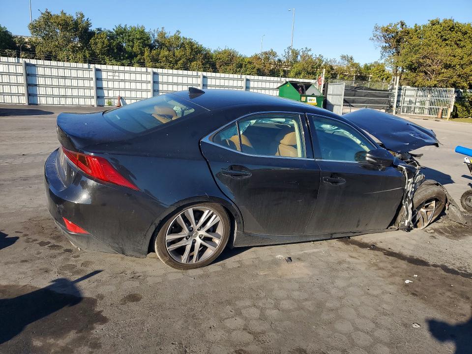 Photo 3 from auction – 2018 LEXUS IS with VIN JTHBA1D26J5062819
