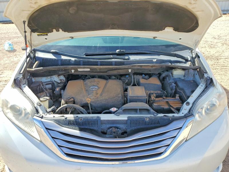 Photo 12 from auction – 2017 TOYOTA SIENNA XLE with VIN 5TDYZ3DC6HS826536