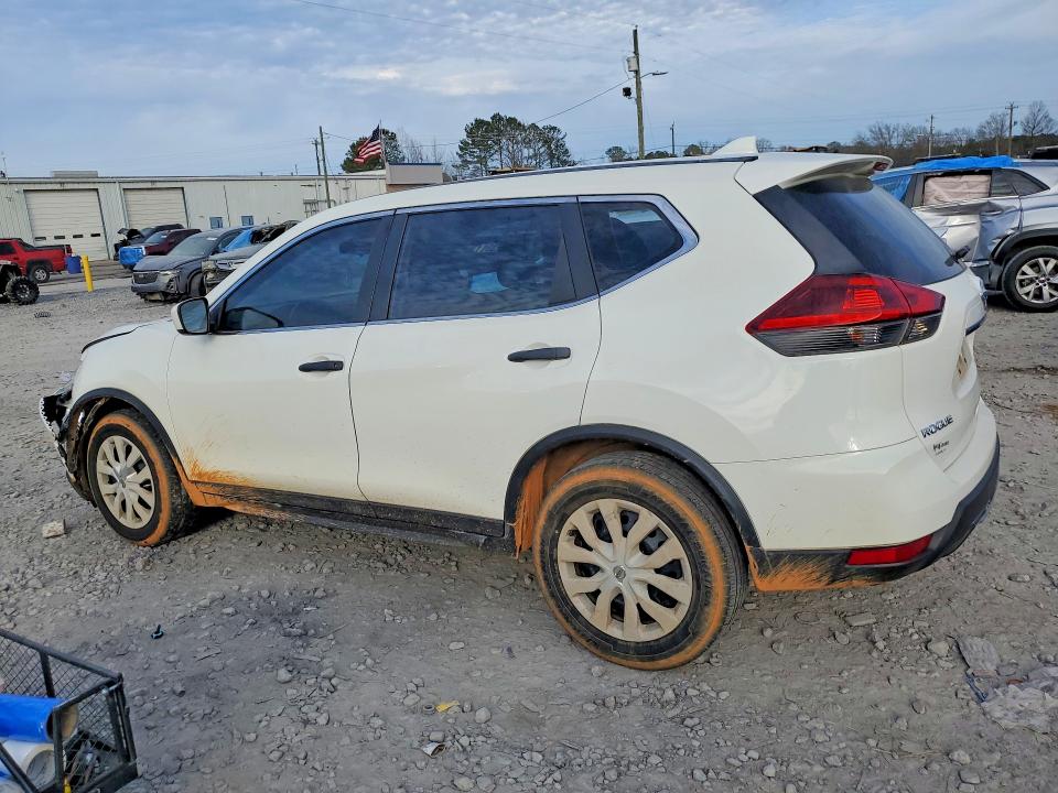 Photo 2 from auction – 2018 NISSAN ROGUE S with VIN 5N1AT2MT4JC788482