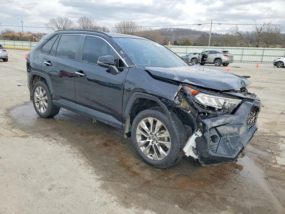 Photo 4 from auction – 2021 TOYOTA RAV4 with VIN 2T3N1RFV4MC177017