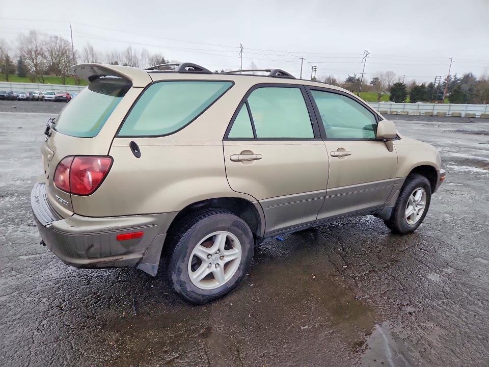 Photo 3 from auction – 2000 LEXUS RX 300 with VIN JT6HF10U6Y0121306