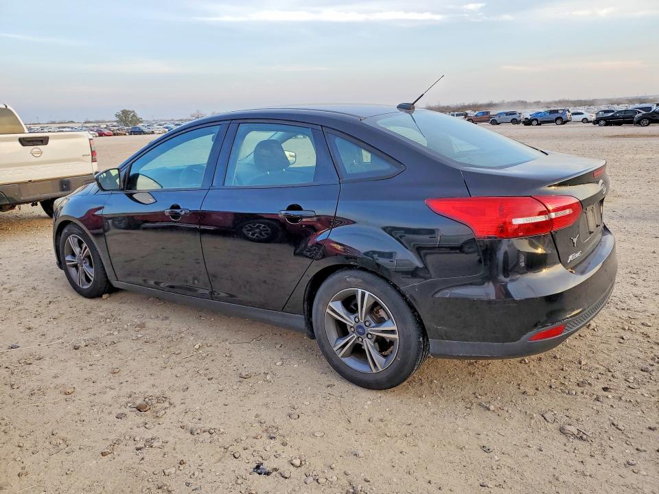 Photo 2 from auction – 2016 FORD FOCUS SE with VIN 1FADP3FE9GL406892