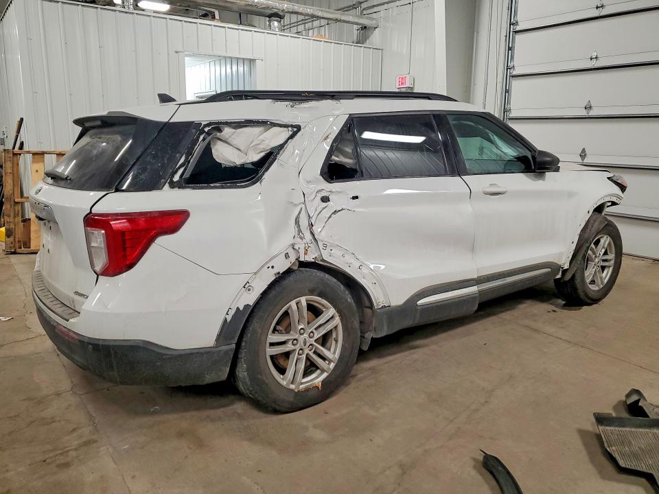 Photo 3 from auction – 2022 FORD EXPLORER with VIN 1FMSK8DH0NGC15910