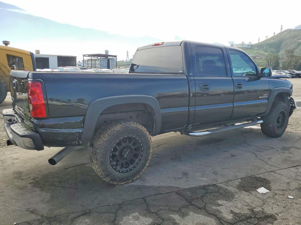 Фото 3 с аукциона – 2004 CHEVROLET SILVERADO с VIN 1GCHC23254F265227