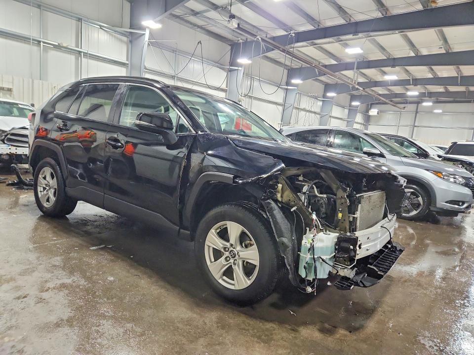 Photo 4 from auction – 2019 TOYOTA RAV4 XLE with VIN 2T3P1RFV2KW067734