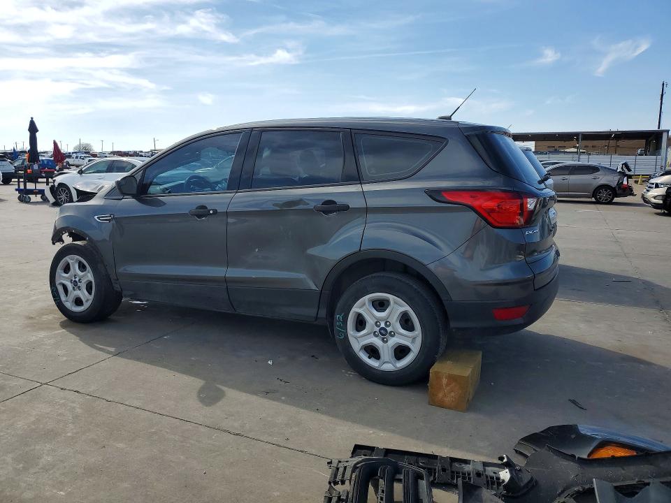 Photo 2 from auction – 2019 FORD ESCAPE with VIN 1FMCU0F77KUC56715