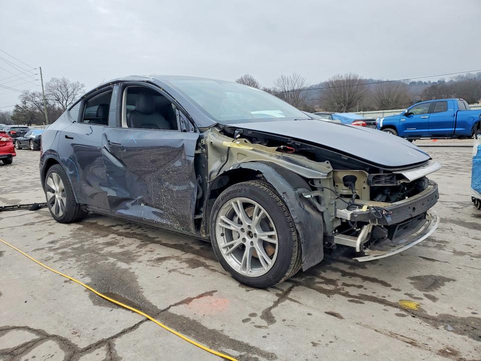 Photo 4 from auction – 2021 TESLA MODEL Y with VIN 5YJYGDEE0MF069692