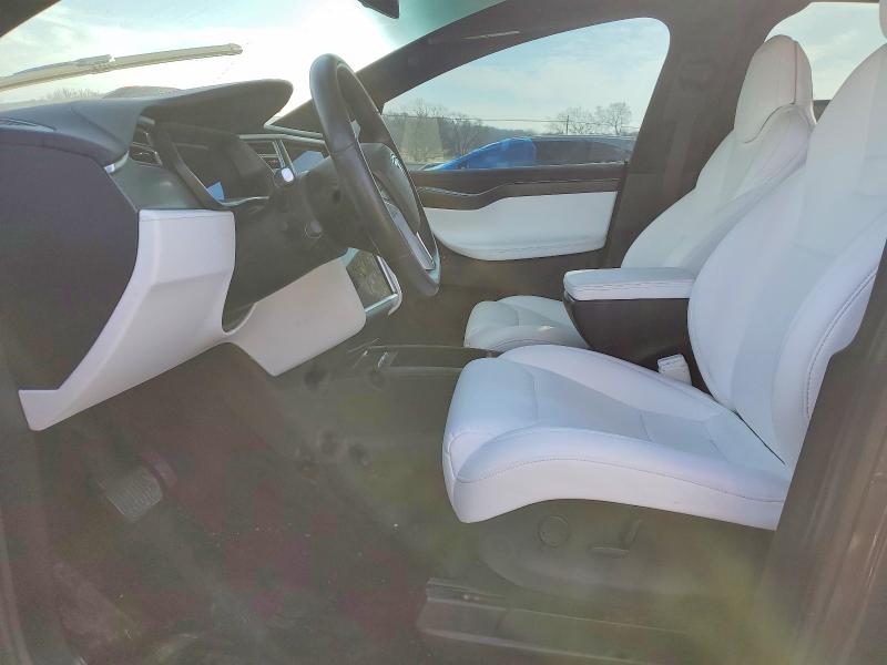Photo 7 from auction – 2017 TESLA MODEL X with VIN 5YJXCBE25HF059571