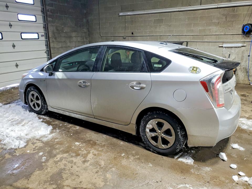 Photo 2 from auction – 2012 TOYOTA PRIUS with VIN JTDKN3DU9C5455235