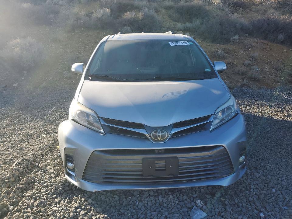 Photo 5 from auction – 2019 TOYOTA SIENNA with VIN 5TDDZ3DC9KS211775