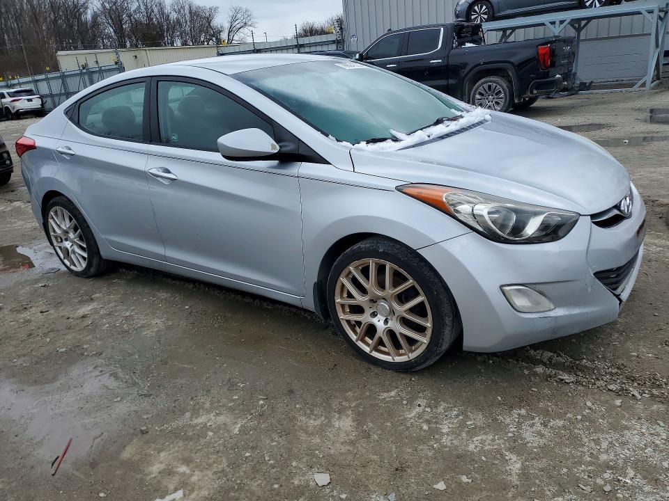 Photo 4 from auction – 2013 HYUNDAI ELANTRA with VIN 5NPDH4AE2DH162913