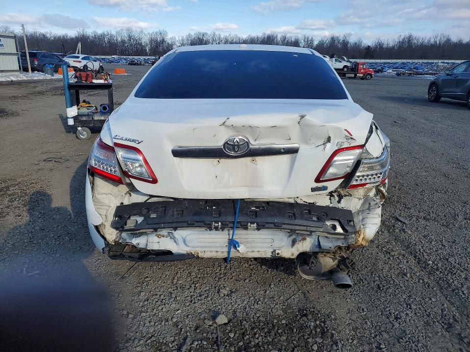 Photo 6 from auction – 2011 TOYOTA CAMRY with VIN 4T1BB3EKXBU137436