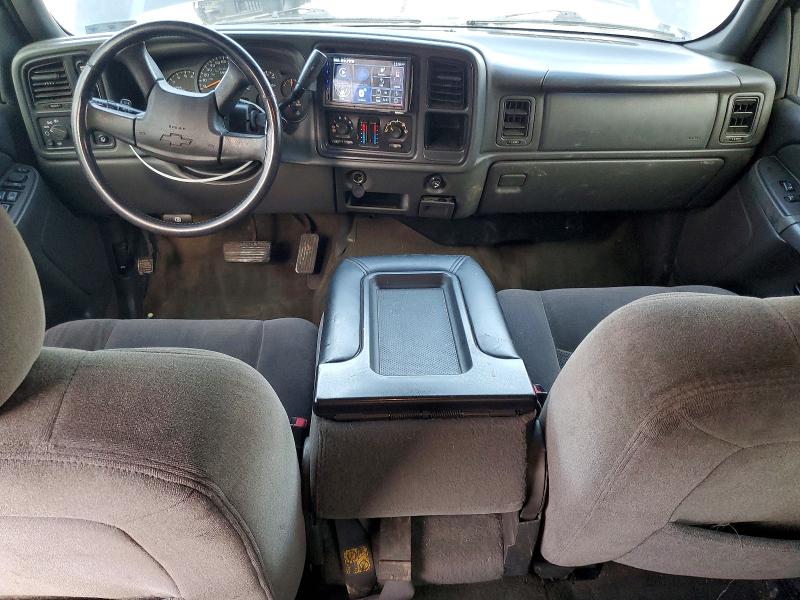 Photo 8 from auction – 2005 CHEVROLET SILVERADO with VIN 2GCEK13T551366009