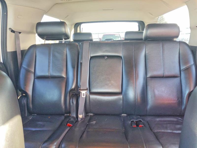 Photo 10 from auction – 2007 CHEVROLET SUBURBAN with VIN 1GNFK16387J241232