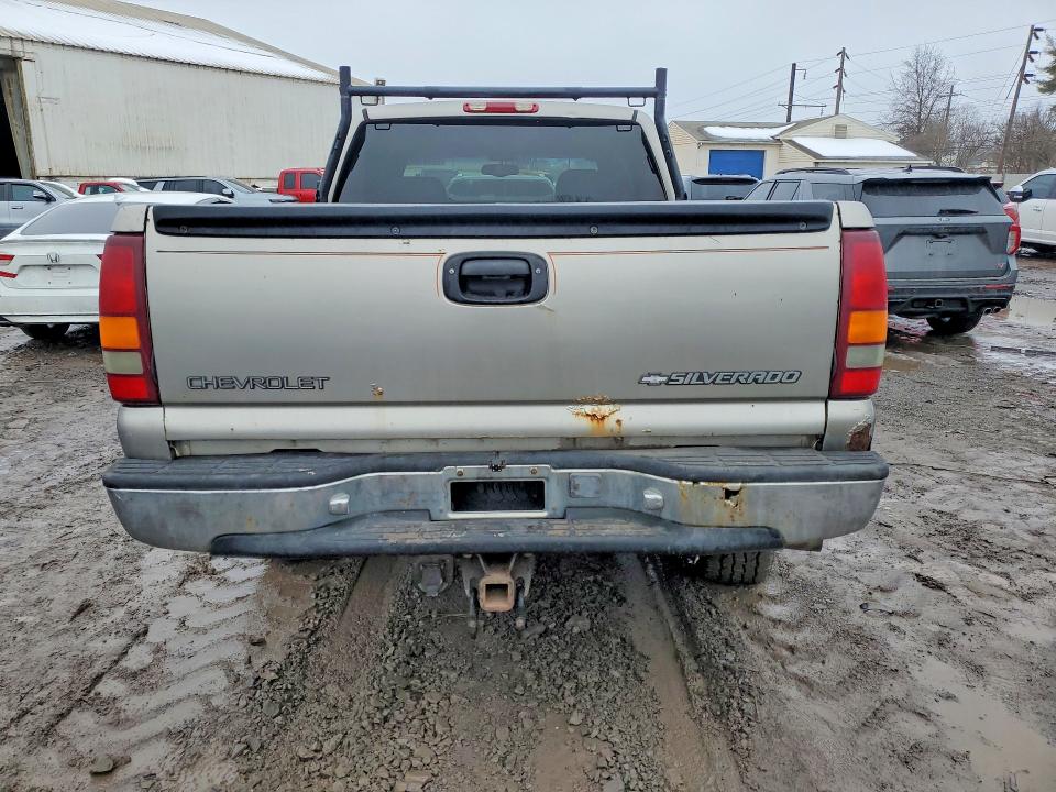 Photo 6 from auction – 2000 CHEVROLET SILVERADO with VIN 1GCEK19T8YE141948