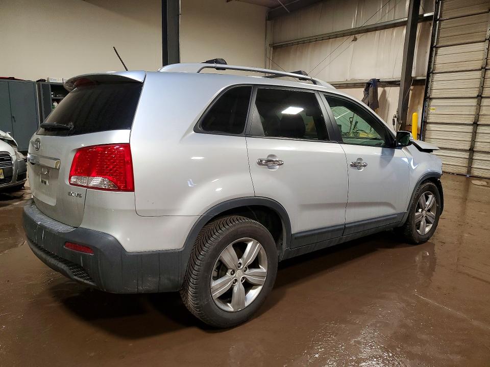 Photo 3 from auction – 2012 KIA SORENTO EX with VIN 5XYKU4A24CG251364