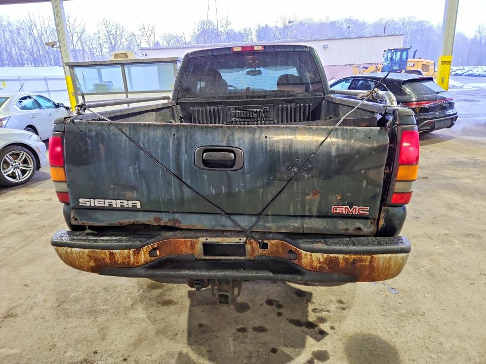 Photo 6 from auction – 2004 GMC SIERRA with VIN 1GTHK29U74E219206