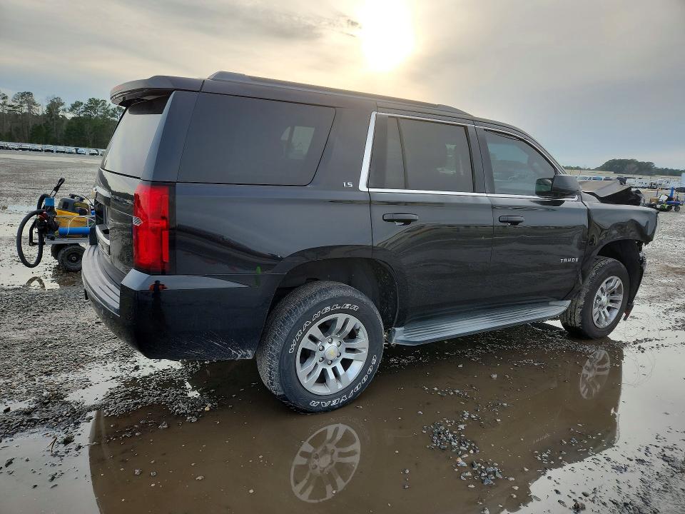 Photo 3 from auction – 2016 CHEVROLET TAHOE with VIN 1GNSCAKC0GR104532