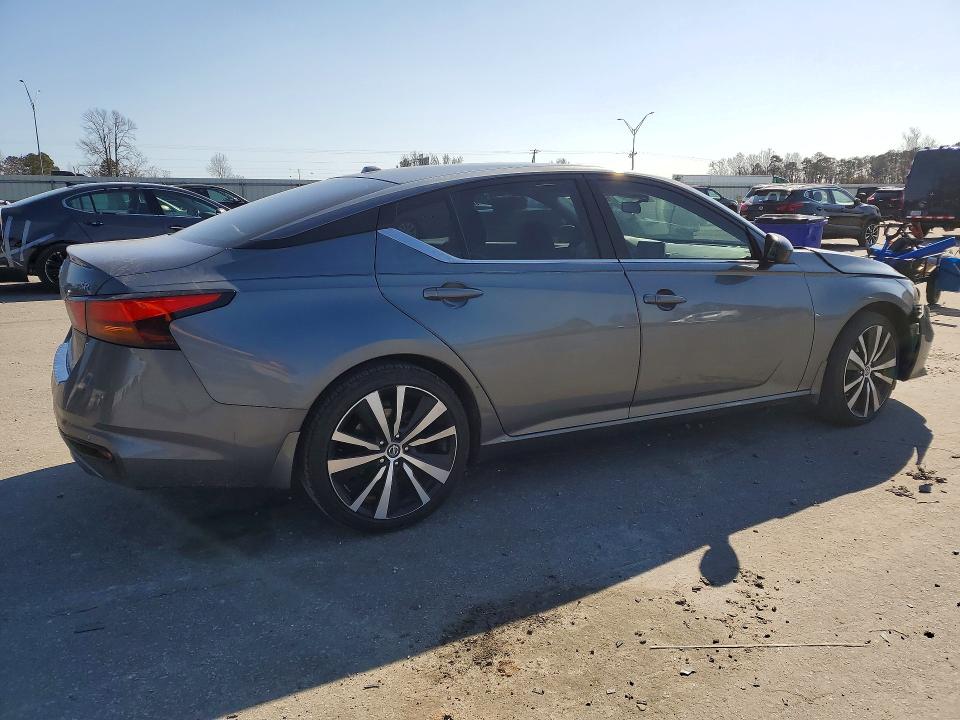 Photo 3 from auction – 2022 NISS ALTIMA with VIN 1N4BL4CVXNN409900