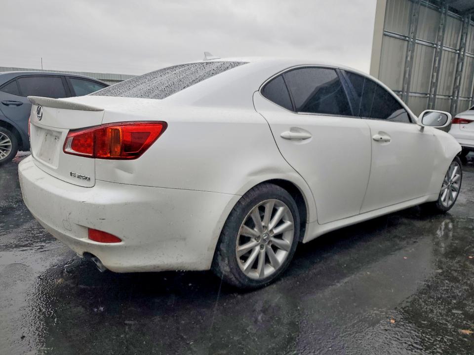 Photo 3 from auction – 2009 LEXUS IS with VIN JTHBK262995103133