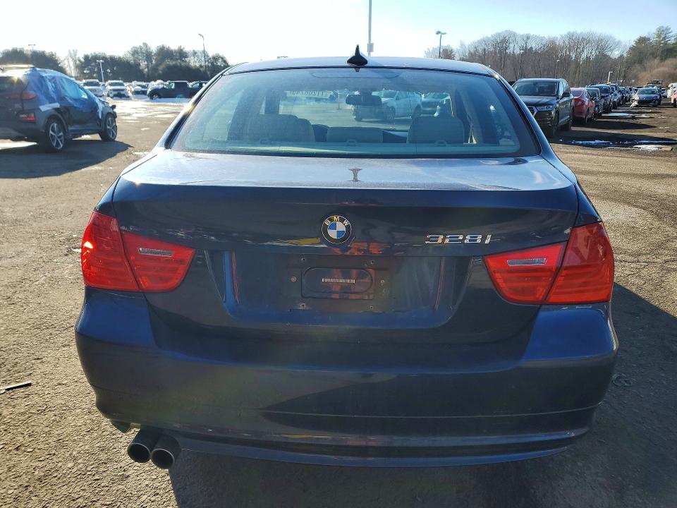 Photo 6 from auction – 2011 BMW 328 XI SUL with VIN WBAPK5C54BA658122
