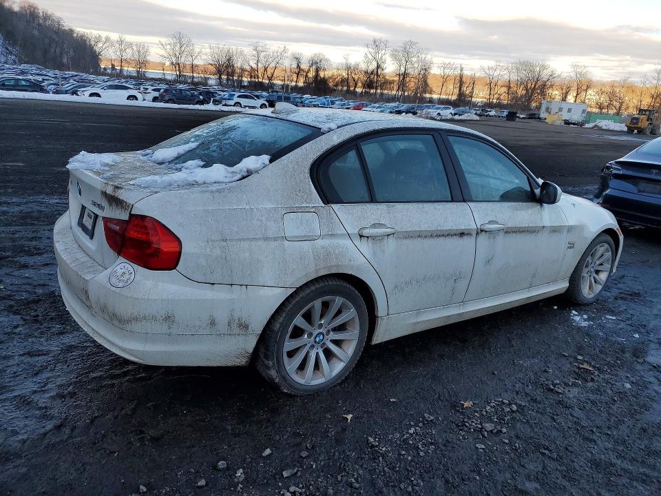 Photo 3 from auction – 2011 BMW 328 with VIN WBAPK5C57BA660429