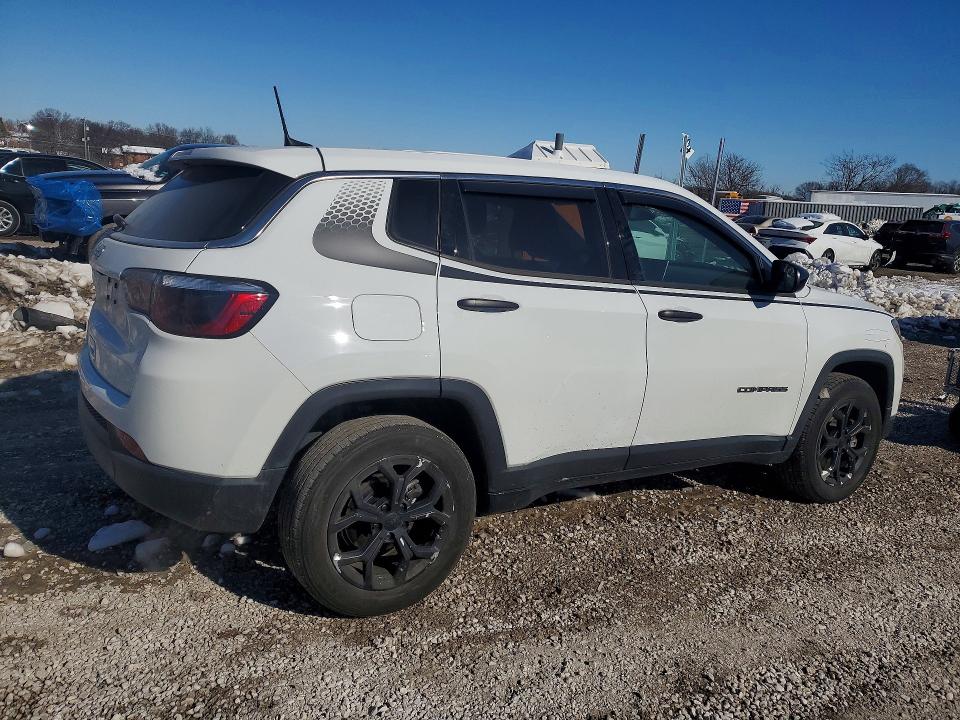 Photo 3 from auction – 2024 JEEP COMPASS with VIN 3C4NJDAN8RT160048